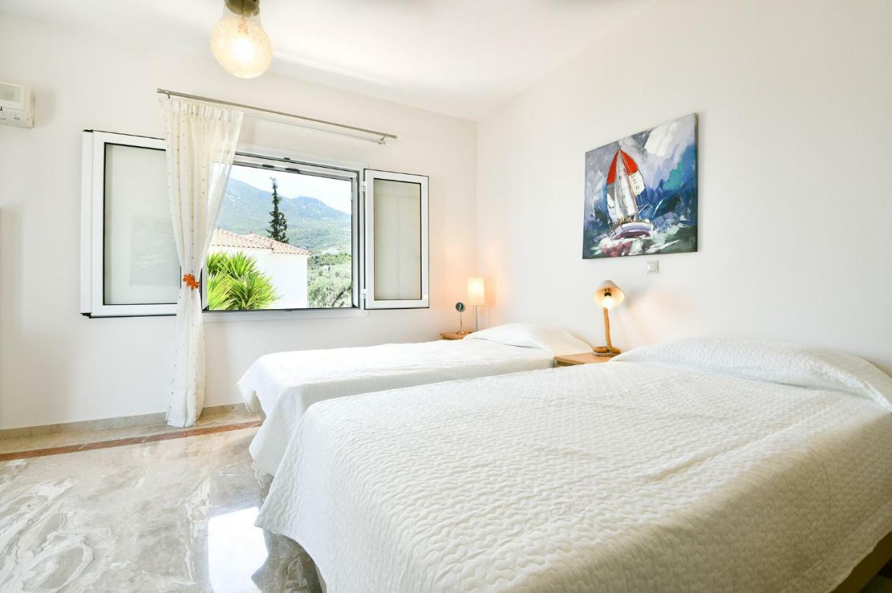 Villa Bamour With Paradise View Epidaurus Exteriör bild